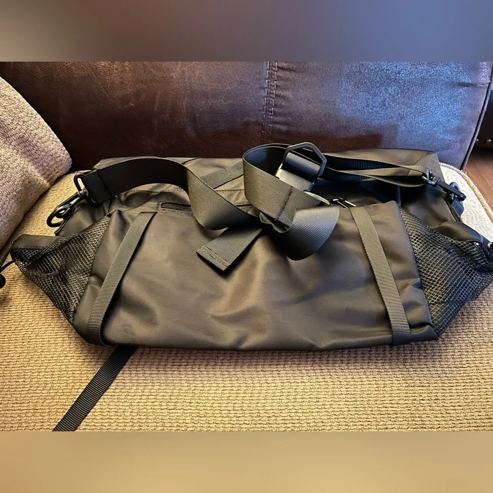 Shein Camo Detail Chain Decor Messenger Bag